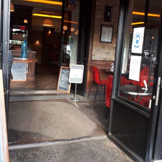 Café Les Fontaines à Paris 16